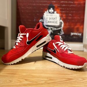 University red air max 90 size 9 men’s